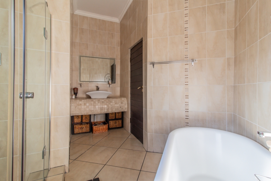 4 Bedroom Property for Sale in Liefde en Vrede Gauteng