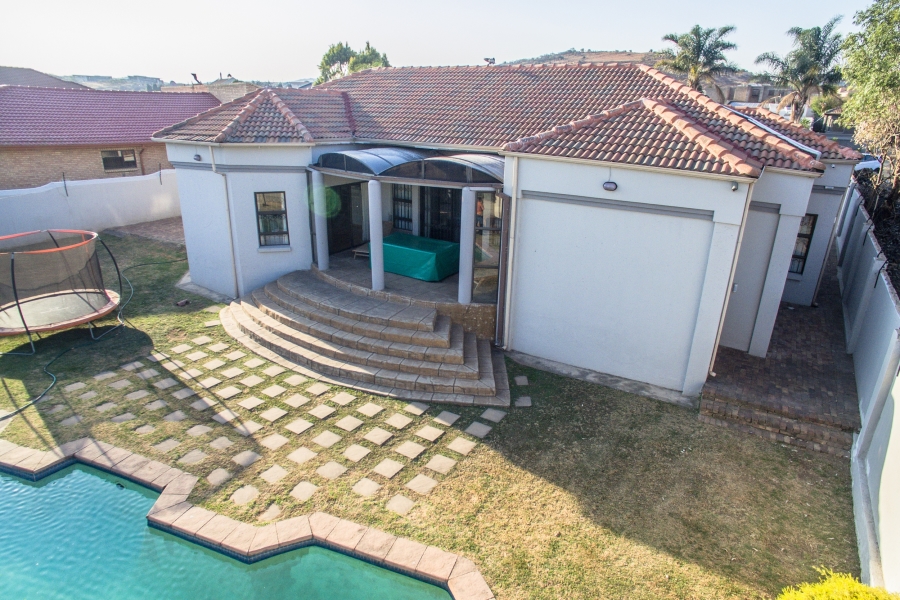 4 Bedroom Property for Sale in Liefde en Vrede Gauteng