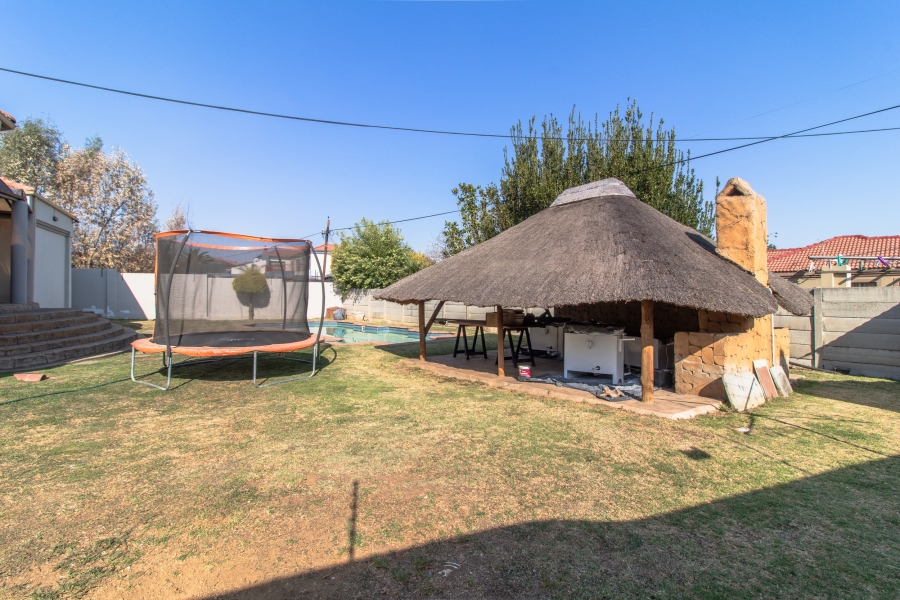 4 Bedroom Property for Sale in Liefde en Vrede Gauteng