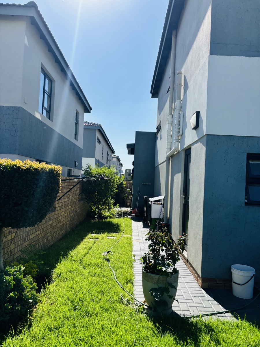 3 Bedroom Property for Sale in Thatchfield Ridge Gauteng