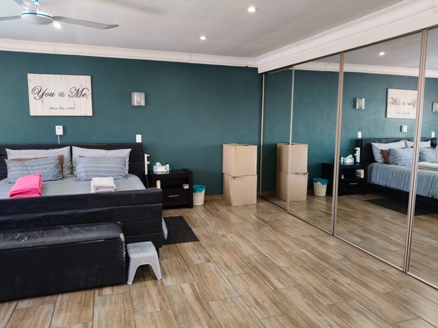 3 Bedroom Property for Sale in Bonaero Park Gauteng