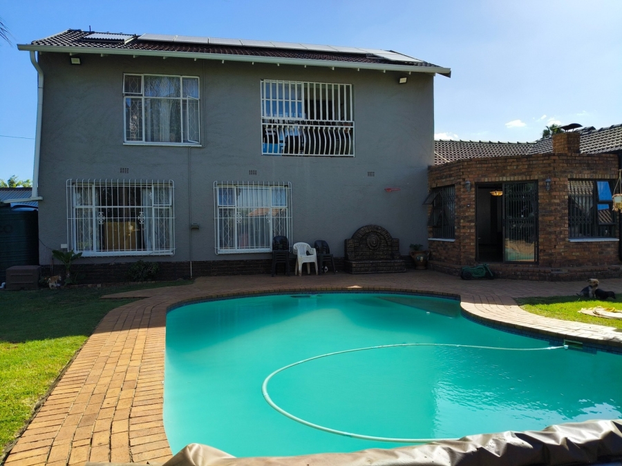 3 Bedroom Property for Sale in Bonaero Park Gauteng