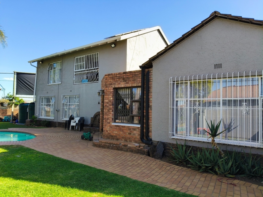 3 Bedroom Property for Sale in Bonaero Park Gauteng