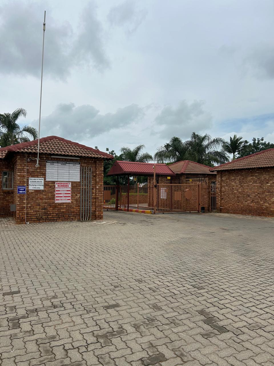 To Let 3 Bedroom Property for Rent in Theresa Park Gauteng