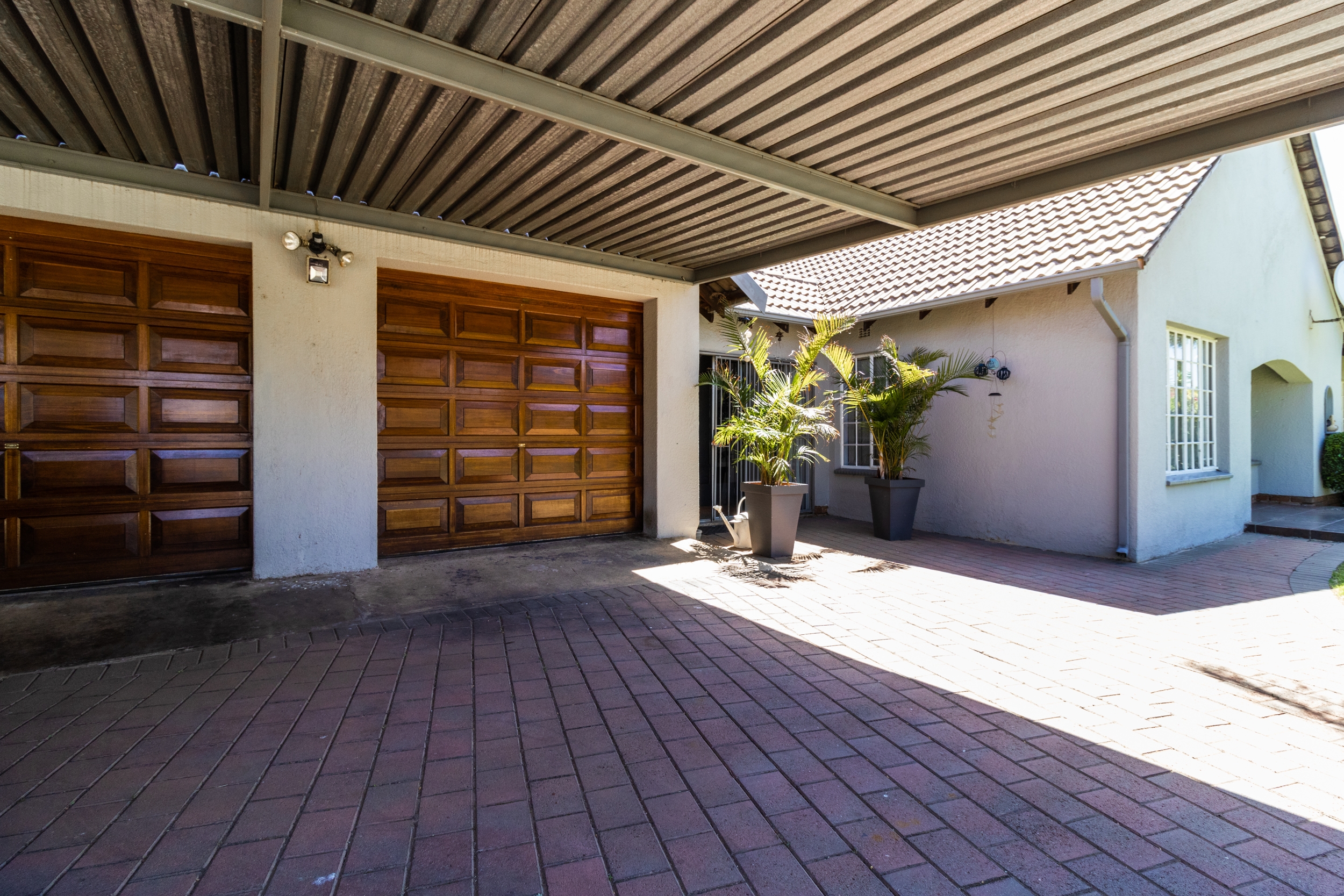 4 Bedroom Property for Sale in Brackendowns Gauteng