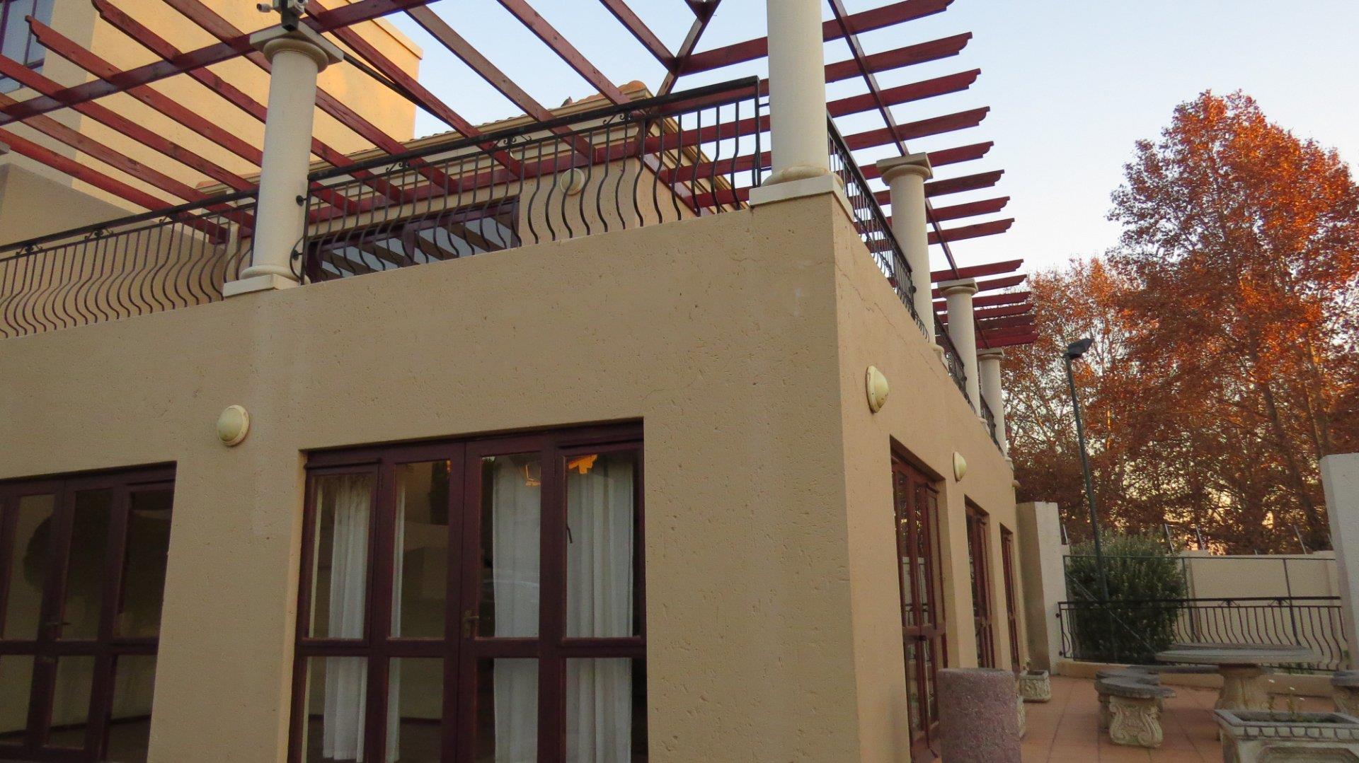 To Let 1 Bedroom Property for Rent in Sunninghill Gauteng