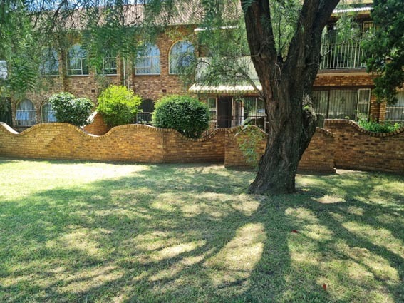 2 Bedroom Property for Sale in New Redruth Gauteng