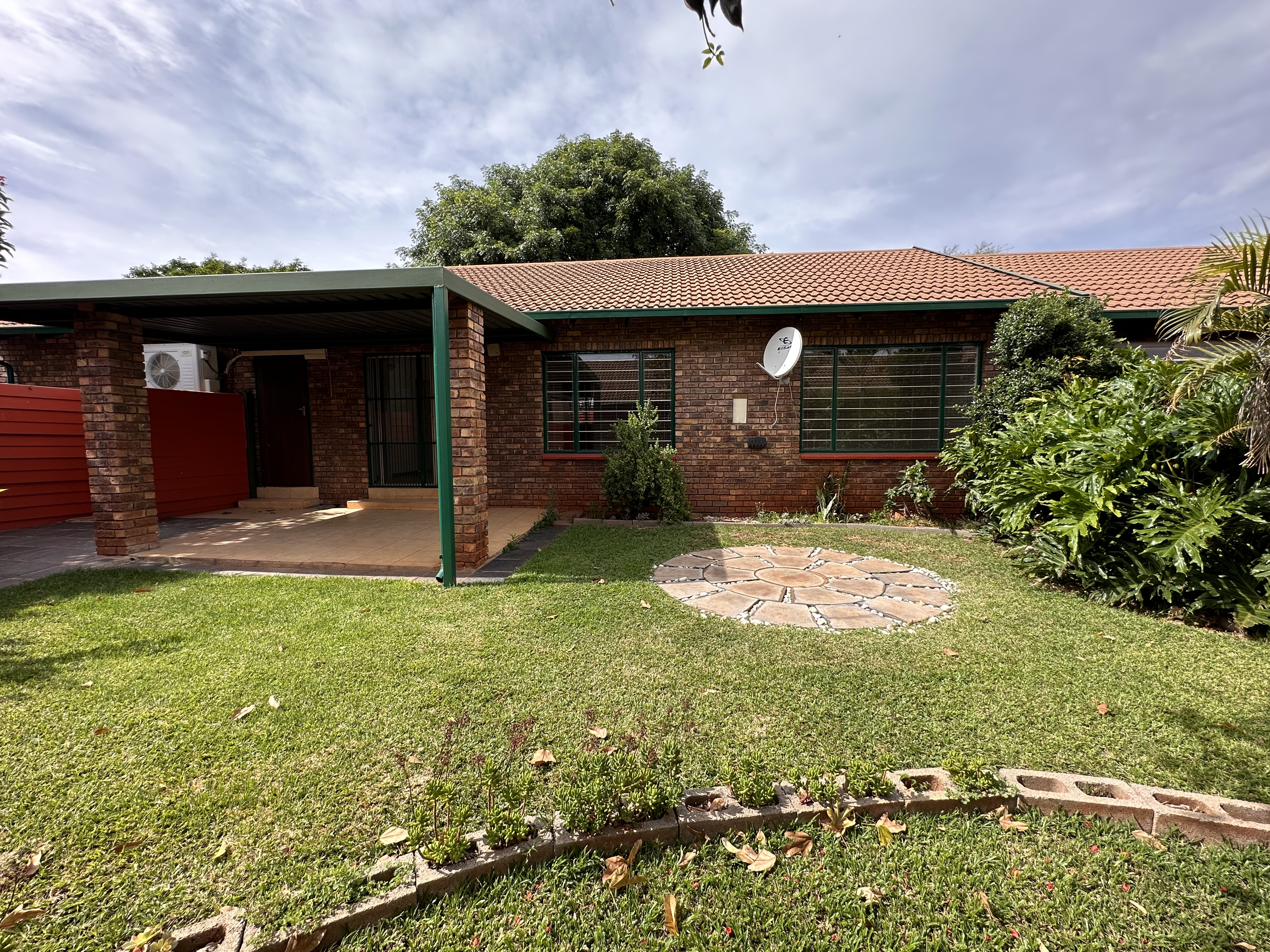 2 Bedroom Property for Sale in Annlin Gauteng