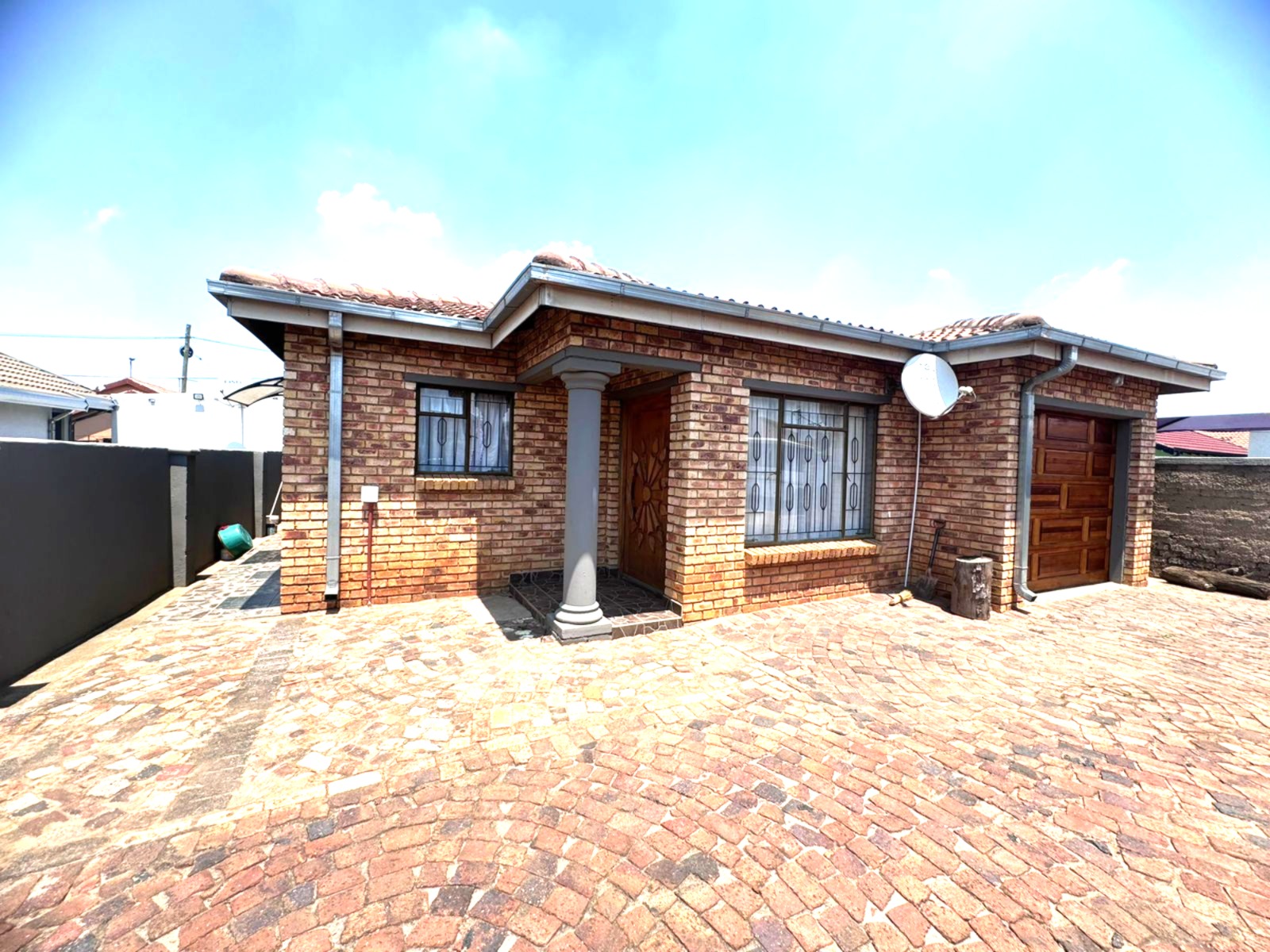 3 Bedroom Property for Sale in Etwatwa Gauteng