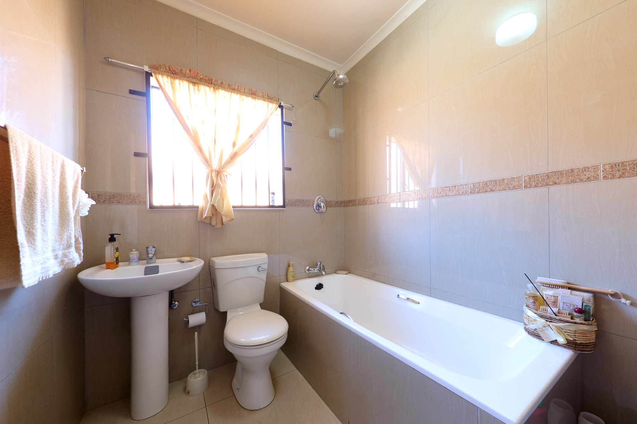 2 Bedroom Property for Sale in Halfway Gardens Gauteng