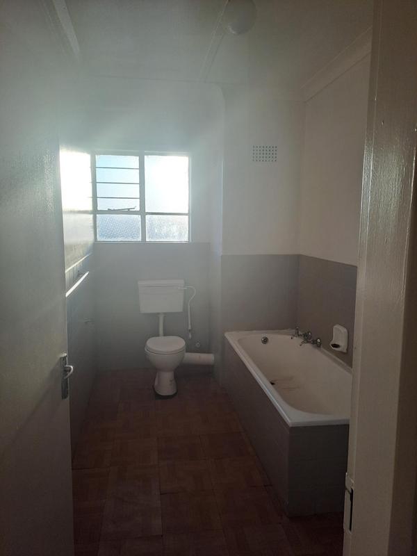 To Let 1 Bedroom Property for Rent in Florida Lake Gauteng