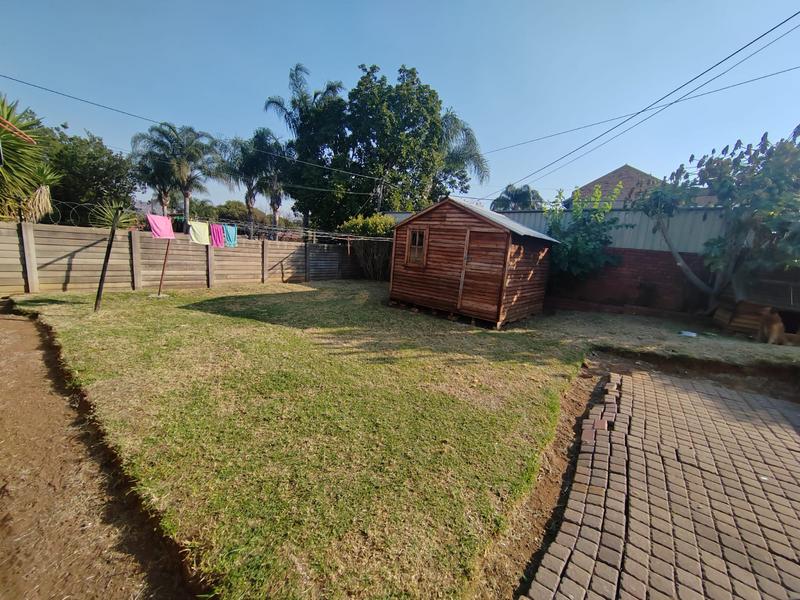 4 Bedroom Property for Sale in Mountain View Gauteng