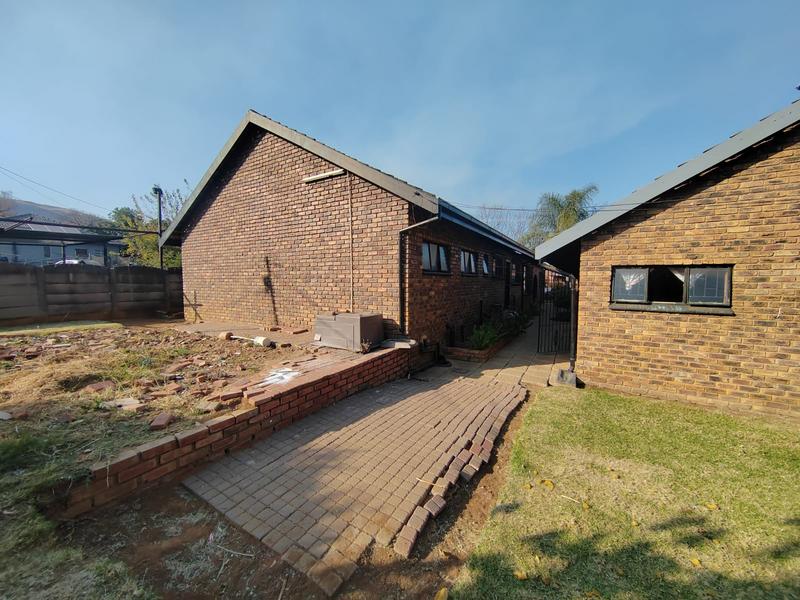 4 Bedroom Property for Sale in Mountain View Gauteng