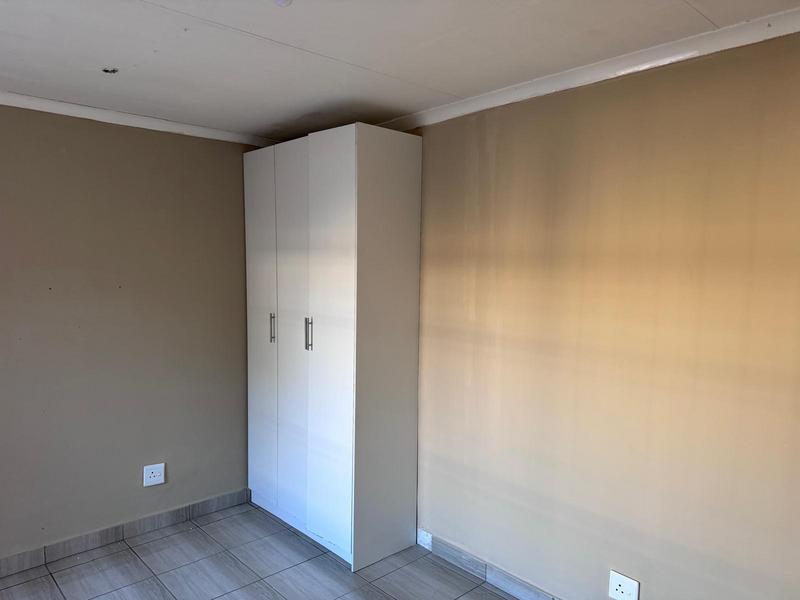 To Let 2 Bedroom Property for Rent in Wychwood Gauteng
