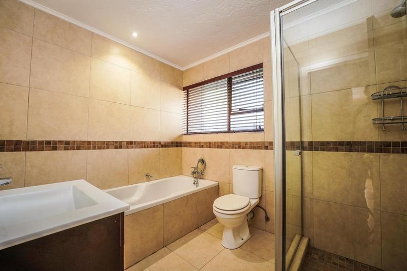 3 Bedroom Property for Sale in Roodekrans Gauteng