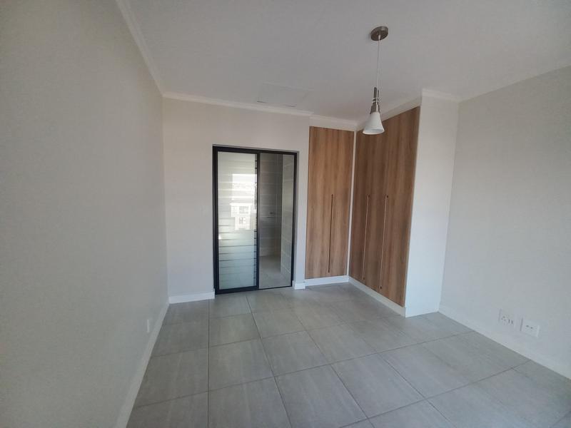 1 Bedroom Property for Sale in Waterfall Gauteng