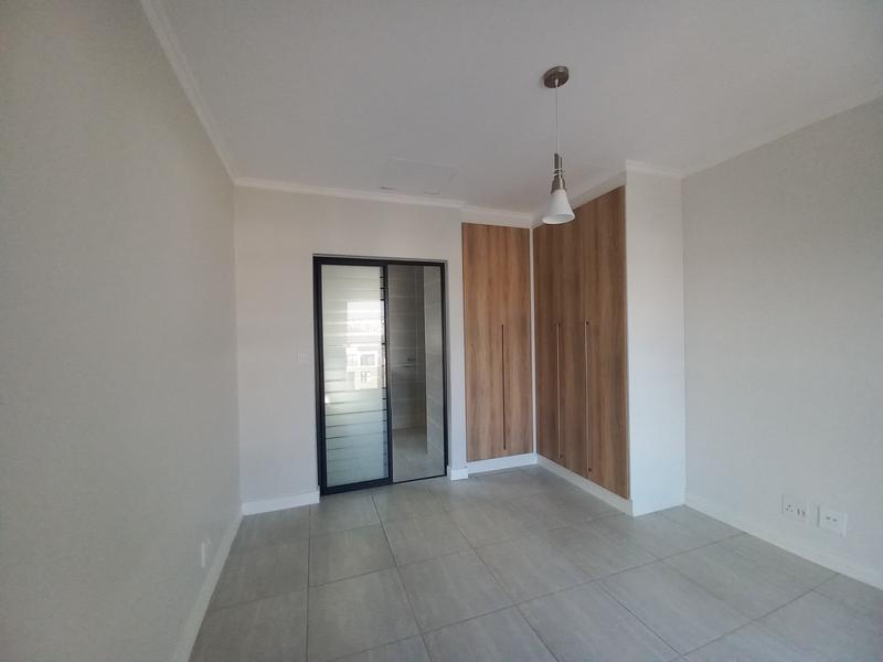 1 Bedroom Property for Sale in Waterfall Gauteng