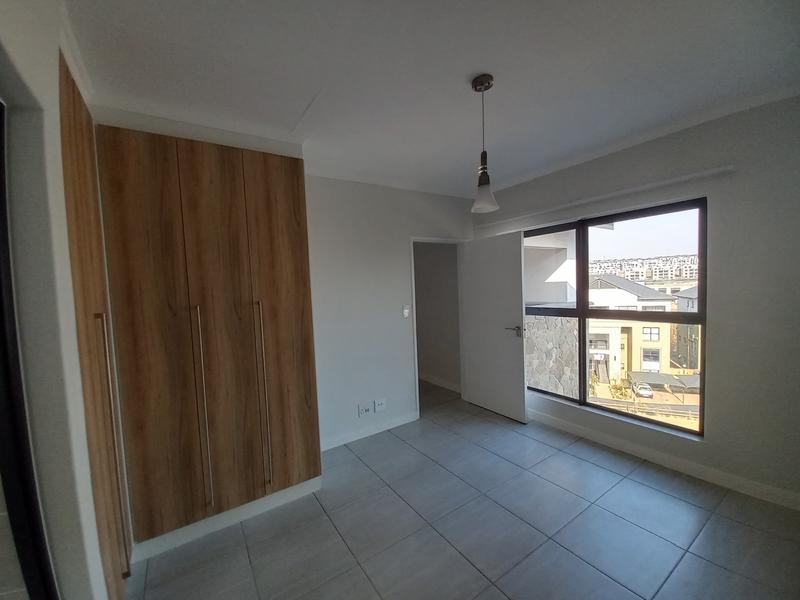 1 Bedroom Property for Sale in Waterfall Gauteng