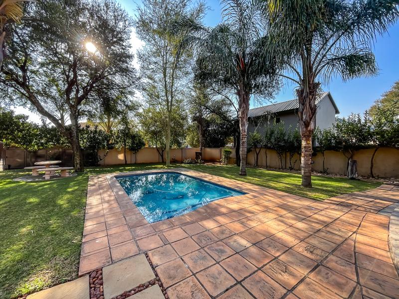 6 Bedroom Property for Sale in Midstream Estate Gauteng