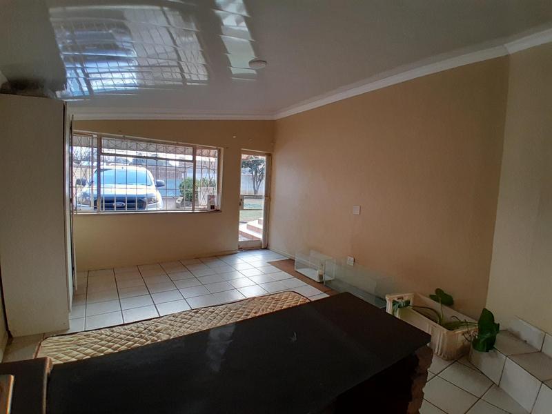 To Let 1 Bedroom Property for Rent in Valhalla Gauteng