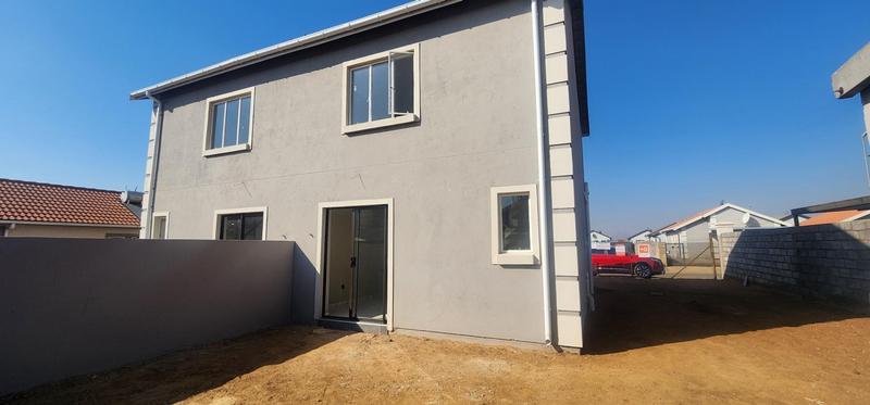 2 Bedroom Property for Sale in Buhle Park Gauteng