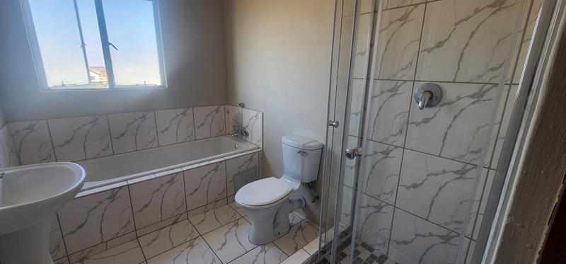 2 Bedroom Property for Sale in Buhle Park Gauteng