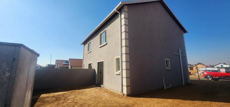 2 Bedroom Property for Sale in Buhle Park Gauteng