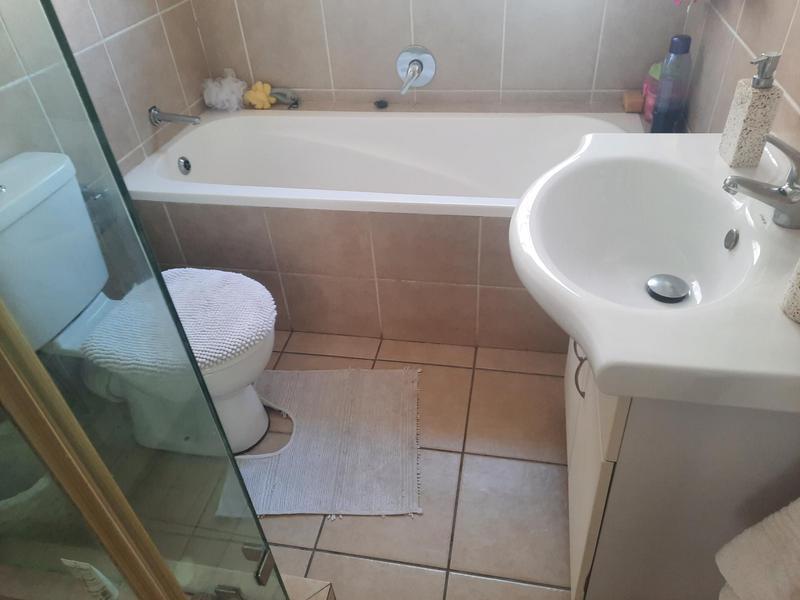 2 Bedroom Property for Sale in Bardene Gauteng