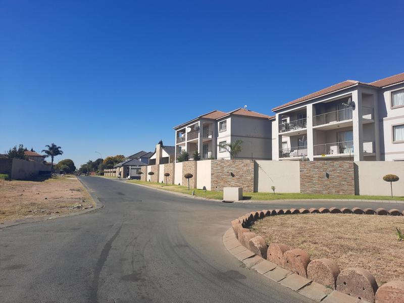 2 Bedroom Property for Sale in Bardene Gauteng