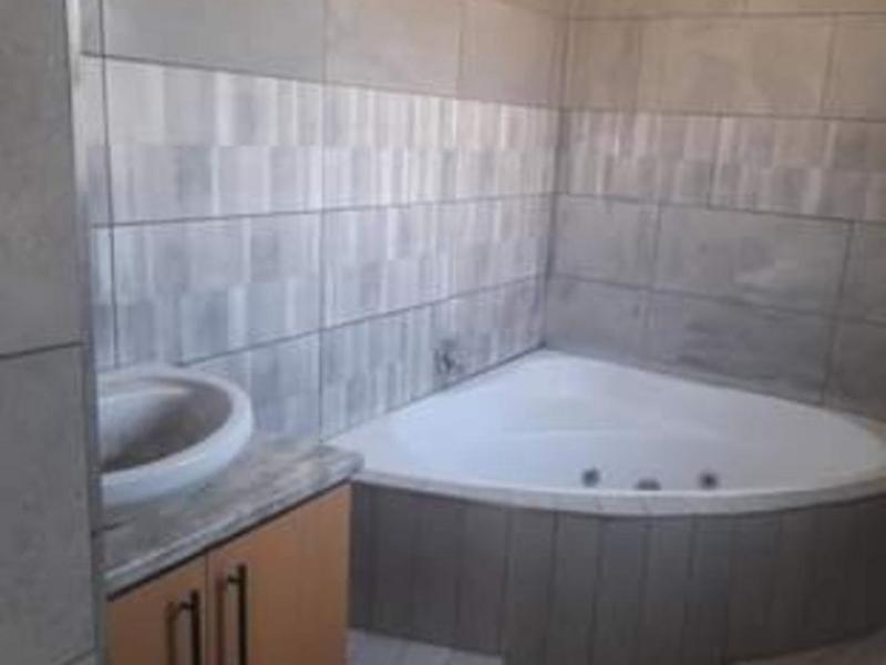 3 Bedroom Property for Sale in Golden Gardens Gauteng