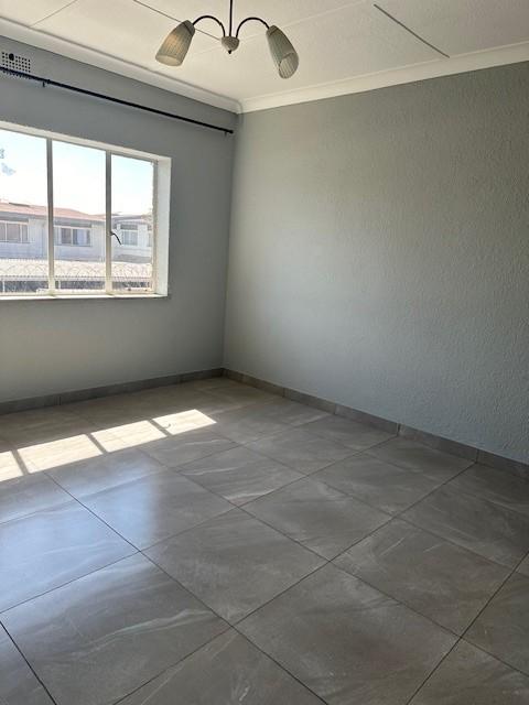 To Let 2 Bedroom Property for Rent in Linden Gauteng