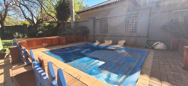 4 Bedroom Property for Sale in Midfield Estate Gauteng