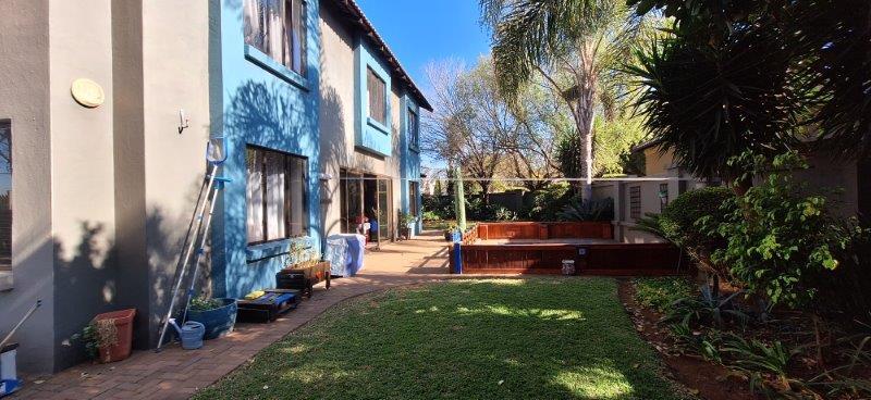 4 Bedroom Property for Sale in Midfield Estate Gauteng