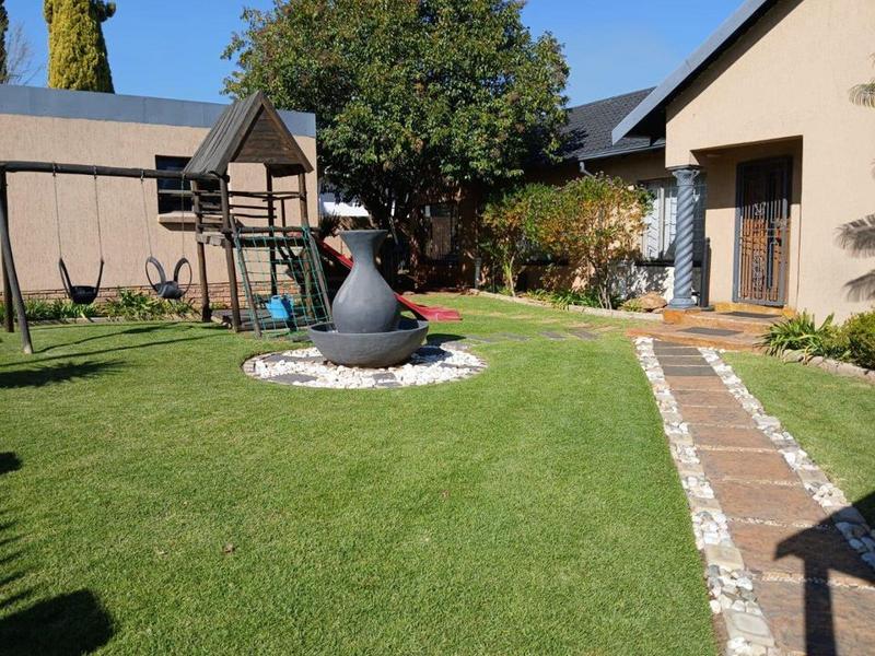 3 Bedroom Property for Sale in Verwoerdpark Gauteng