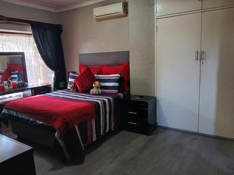 3 Bedroom Property for Sale in Verwoerdpark Gauteng