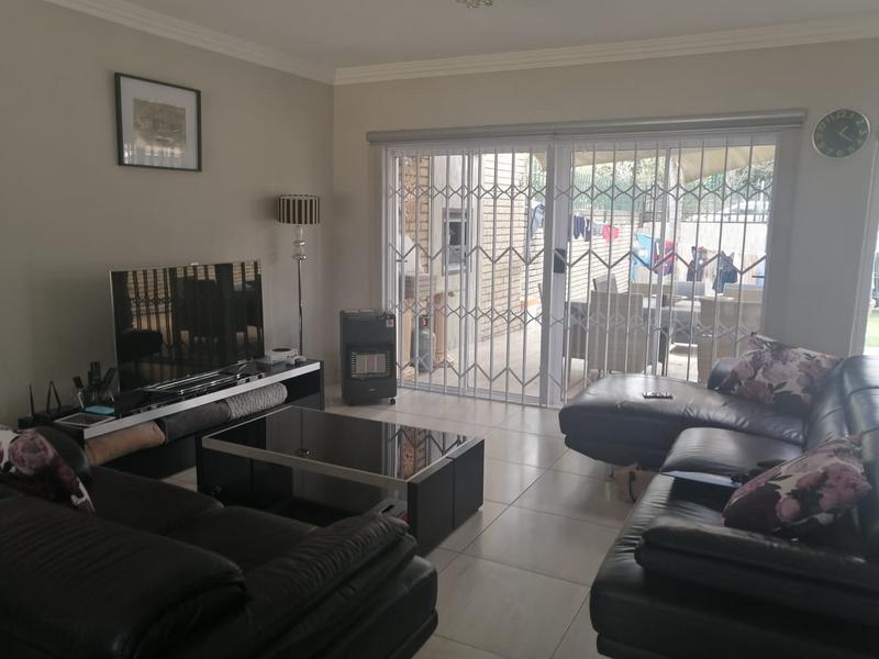 3 Bedroom Property for Sale in Victory Park Gauteng