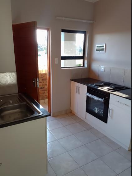 To Let 2 Bedroom Property for Rent in Groblerpark Gauteng