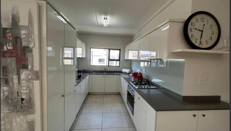 To Let 3 Bedroom Property for Rent in Waterfall Gauteng