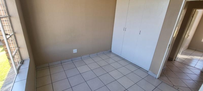 2 Bedroom Property for Sale in Kimbult A H Gauteng