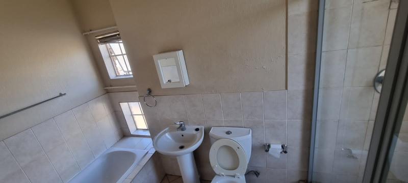 2 Bedroom Property for Sale in Kimbult A H Gauteng