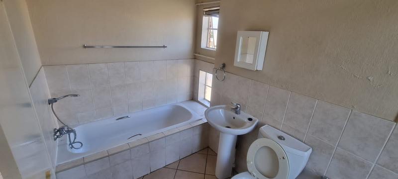 2 Bedroom Property for Sale in Kimbult A H Gauteng