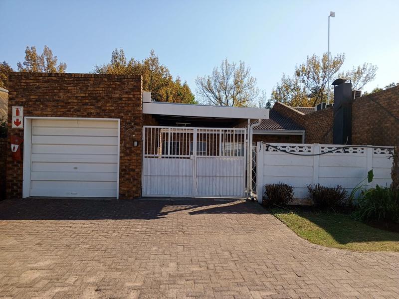 To Let 3 Bedroom Property for Rent in Flora Gardens Gauteng