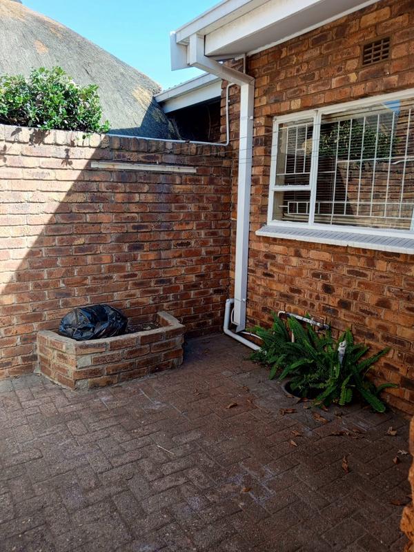 To Let 3 Bedroom Property for Rent in Flora Gardens Gauteng