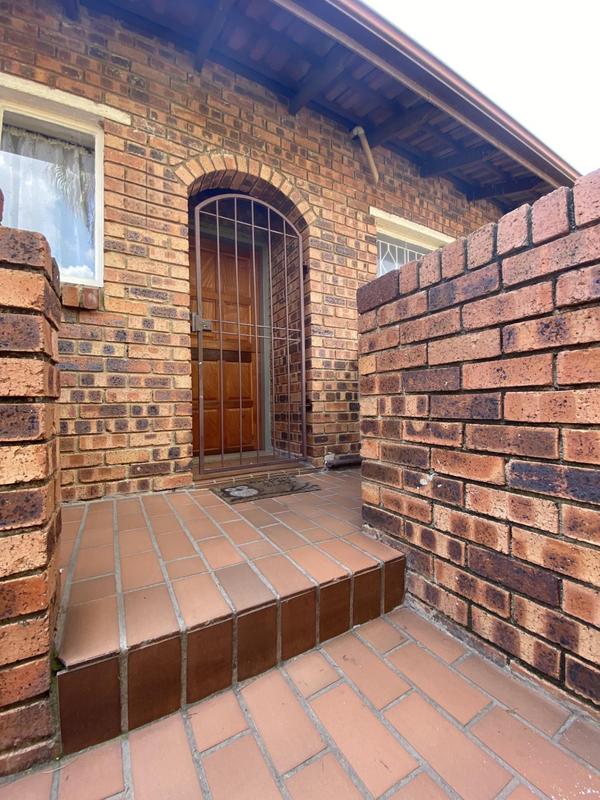 2 Bedroom Property for Sale in Vorna Valley Gauteng