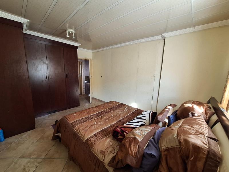 To Let 5 Bedroom Property for Rent in Summerfields Estate Gauteng