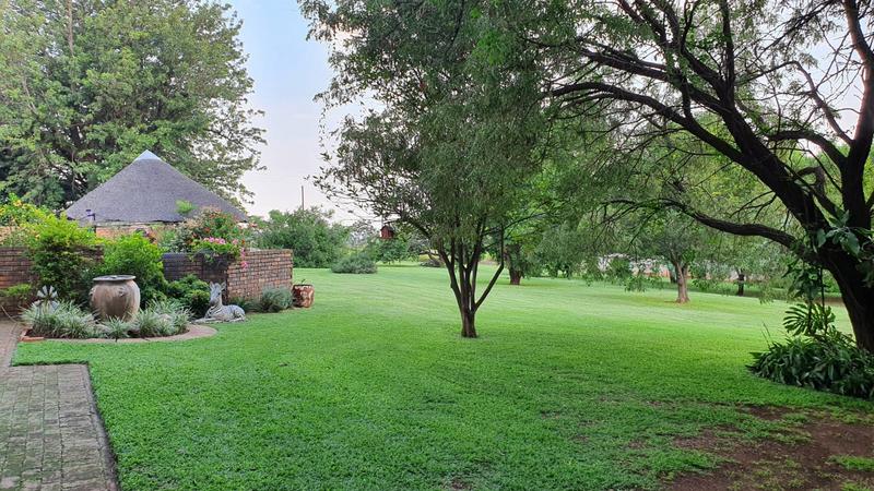 8 Bedroom Property for Sale in Andeon Gauteng