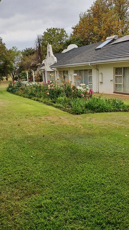 8 Bedroom Property for Sale in Andeon Gauteng