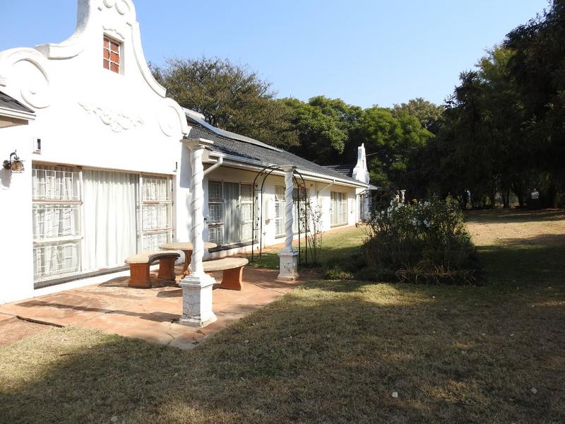 8 Bedroom Property for Sale in Andeon Gauteng