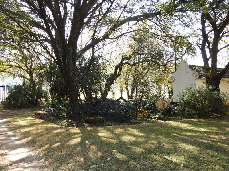 8 Bedroom Property for Sale in Andeon Gauteng