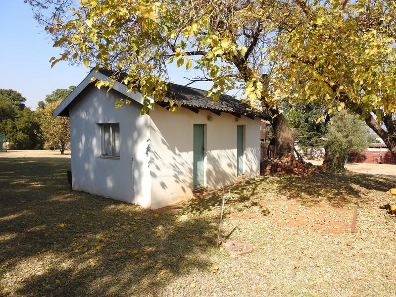 8 Bedroom Property for Sale in Andeon Gauteng